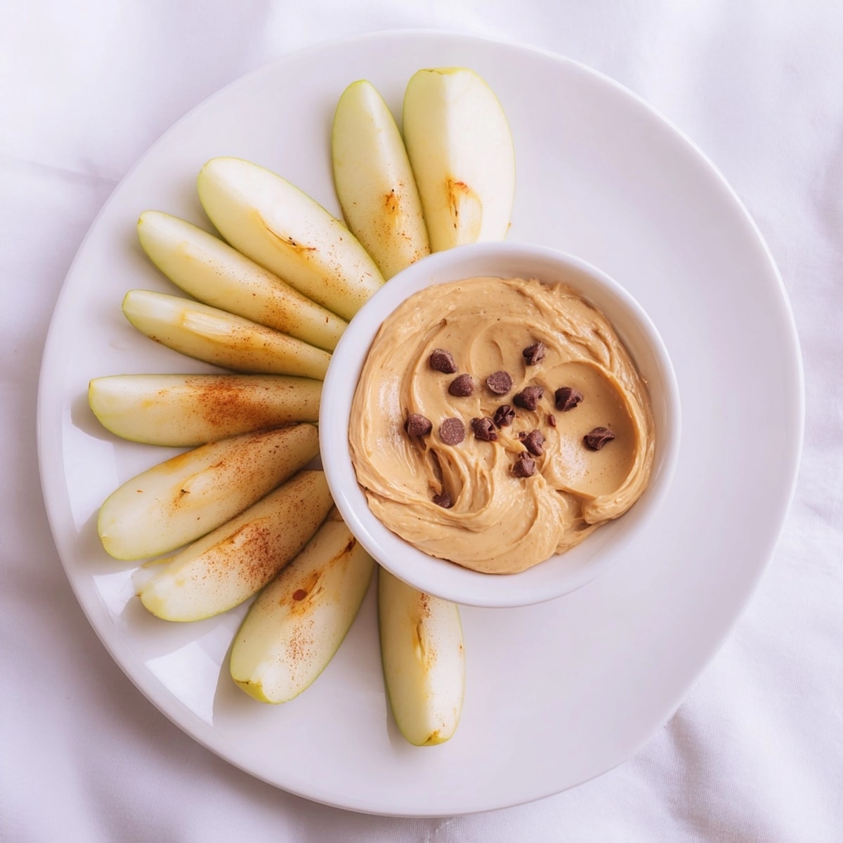 Easy and delicious Apple Peanut Butter Dippers: a healthy snack ready in minutes for happy faces.